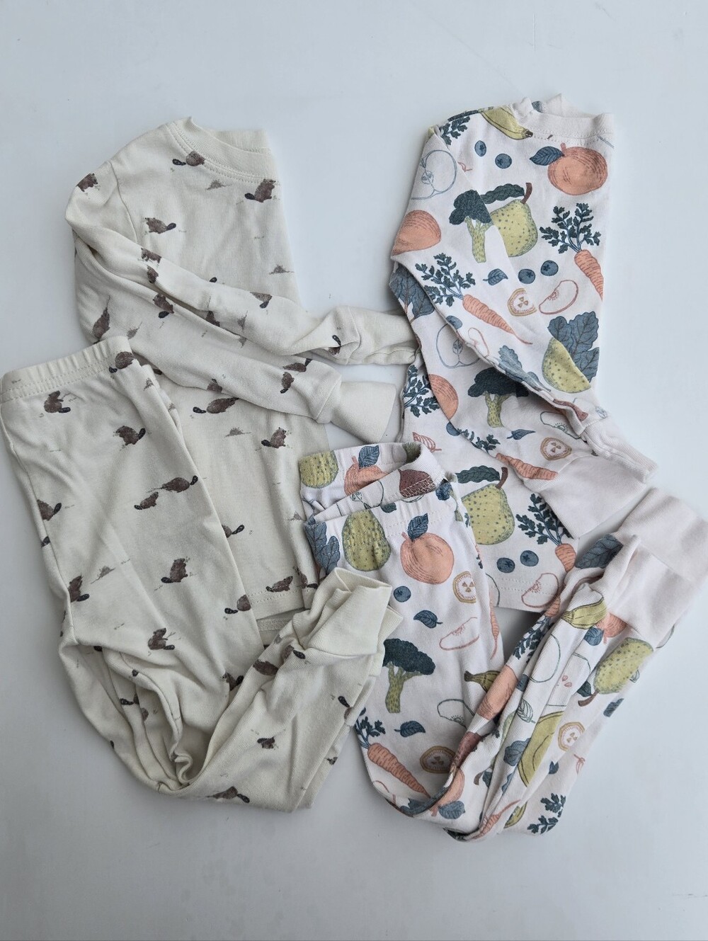 Little Planet Set Organic Cotton Pajamas in Bever Cream & Multi Fruit Print 2T